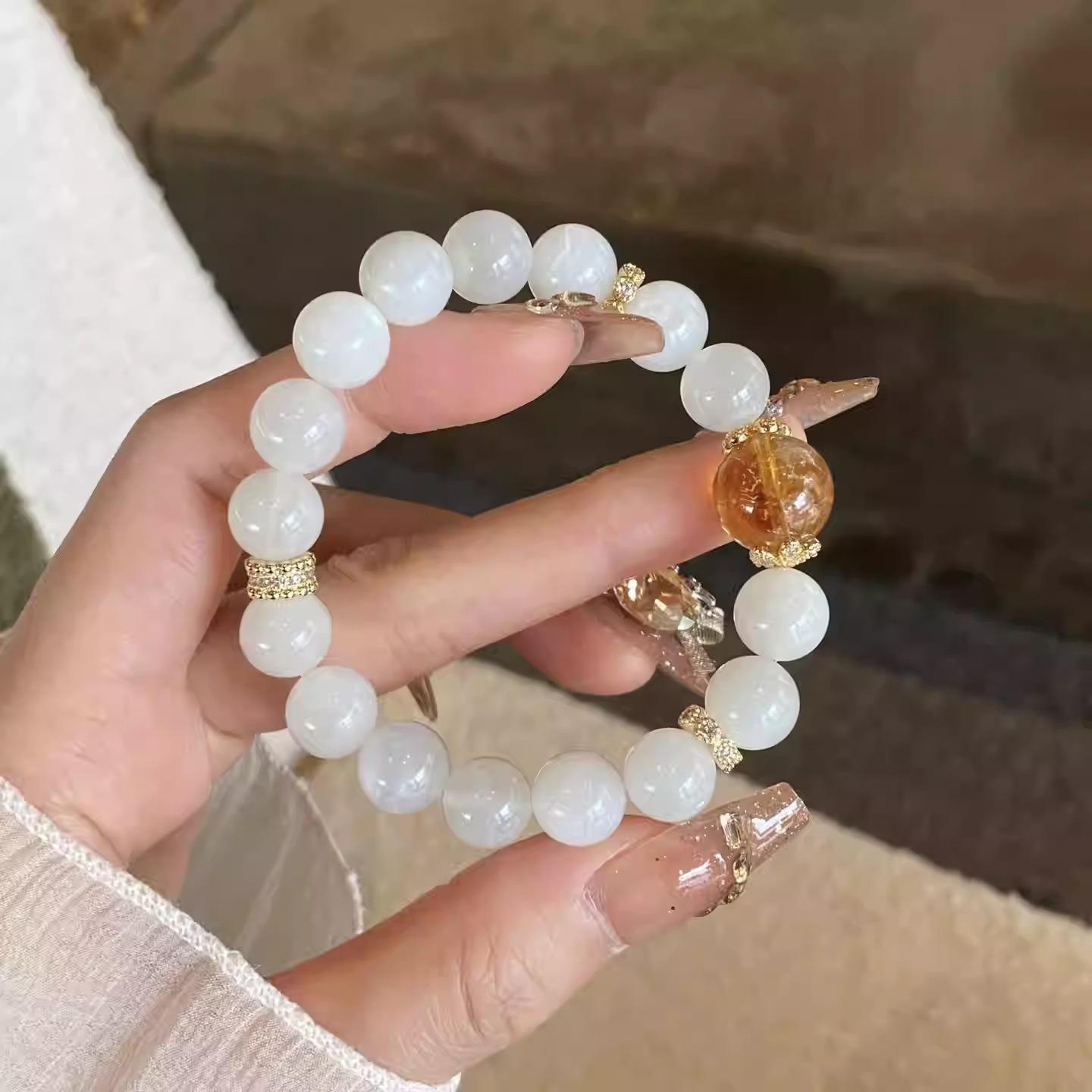 Natural white moonlight bracelet with honey milk finish, high-end and cool style, a perfect gift for girlfriends and friends White Moonlight+Honey mil
Natural white moonlight bracelet with honey milk finish, high-end and cool style, a perfect gift for girlfriends and friends White Moonlight+Honey mil