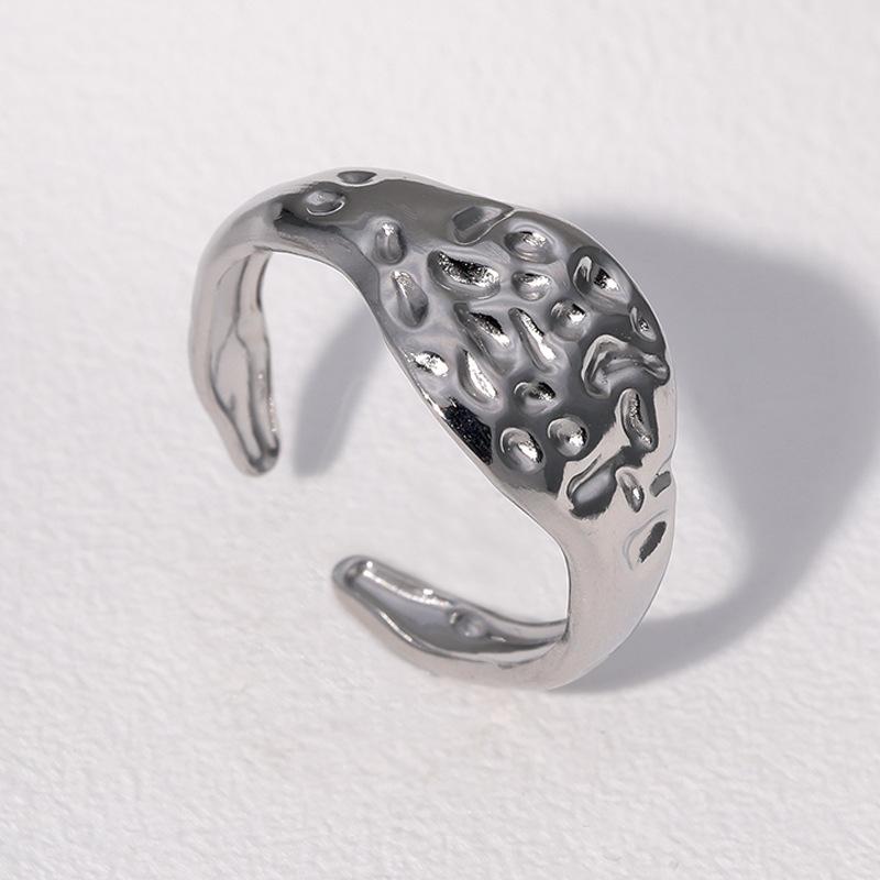 Vintage Die-Casting Pattern Ring Woman And Men With Adjustable Opening Copper Color Metal Rings Halloween Zircon Party Gift resizable
Vintage Die-Casting Pattern Ring Woman And Men With Adjustable Opening Copper Color Metal Rings Halloween Zircon Party Gift resizable