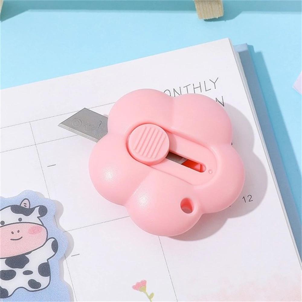 Sale FashionLovely Flowers Portable Utility Knife Paper Cutter Cutting Paper Razor Blade Letter Envelope Opener Knife Office розовый
Sale FashionLovely Flowers Portable Utility Knife Paper Cutter Cutting Paper Razor Blade Letter Envelope Opener Knife Office розовый