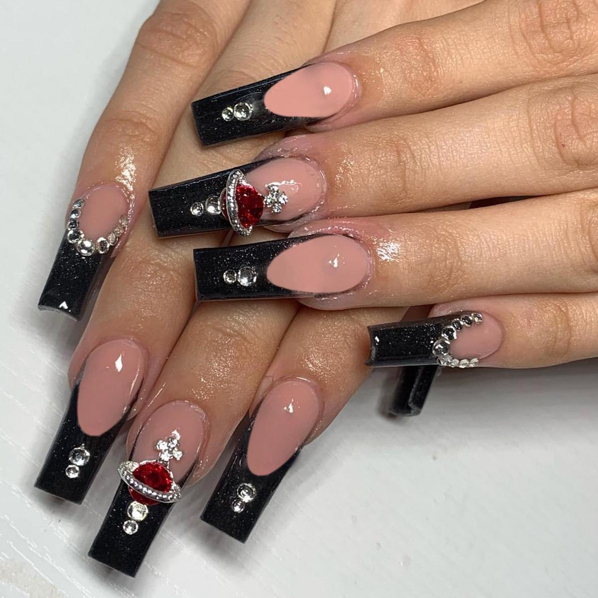 European & American Style Extra-Long Black French Press-On Nails with Rhinestone Accents
European & American Style Extra-Long Black French Press-On Nails with Rhinestone Accents