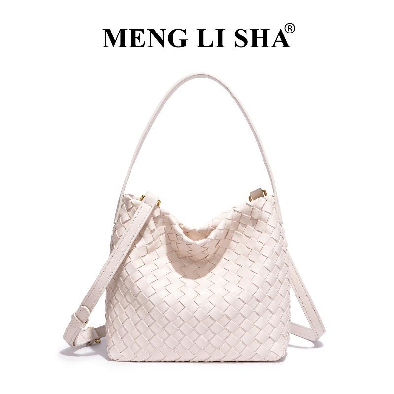Hand-woven bag simple and versatile shoulder messenger tote bag commuter bucket bag women
Hand-woven bag simple and versatile shoulder messenger tote bag commuter bucket bag women