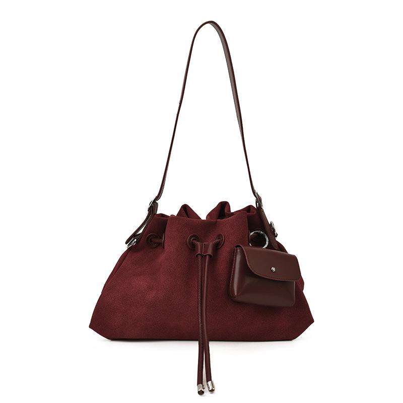 A Niche Retro Deer Skin Velvet Bucket Bag, Autumn and Winter New Handbag, Fashionable and Versatile Single Shoulder Crossbody Bag вино красного
A Niche Retro Deer Skin Velvet Bucket Bag, Autumn and Winter New Handbag, Fashionable and Versatile Single Shoulder Crossbody Bag вино красного