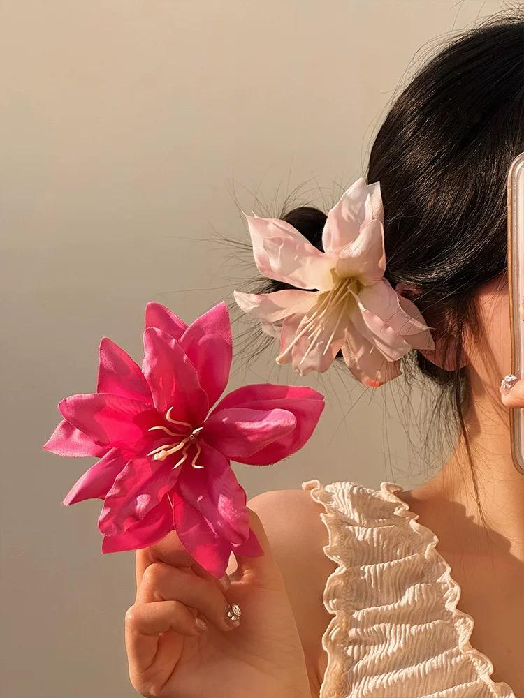 2Pcs Multicolor Big Bohemia Lily Flowers Hair Clips,Hawaiian Flowers Hair Pins for Bridal Wedding Hair Barrette Accessories
2Pcs Multicolor Big Bohemia Lily Flowers Hair Clips,Hawaiian Flowers Hair Pins for Bridal Wedding Hair Barrette Accessories
