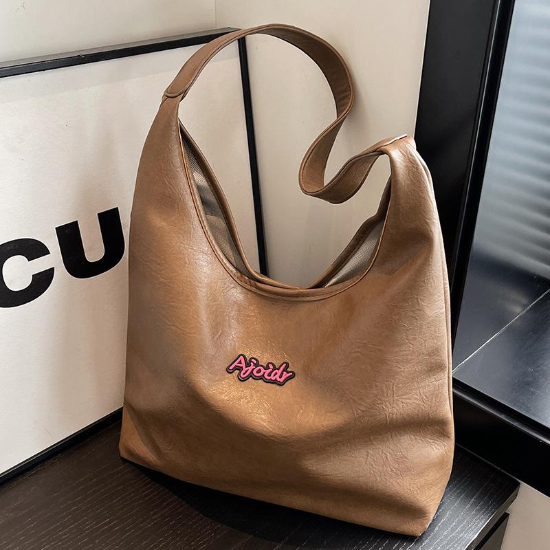 Популярные сумки женские большой вместимости новые осенне-зимние универсальные ретро на плечо сумки-мессенджеры женские сумки-ведра
Популярные сумки женские большой вместимости новые осенне-зимние универсальные ретро на плечо сумки-мессенджеры женские сумки-ведра