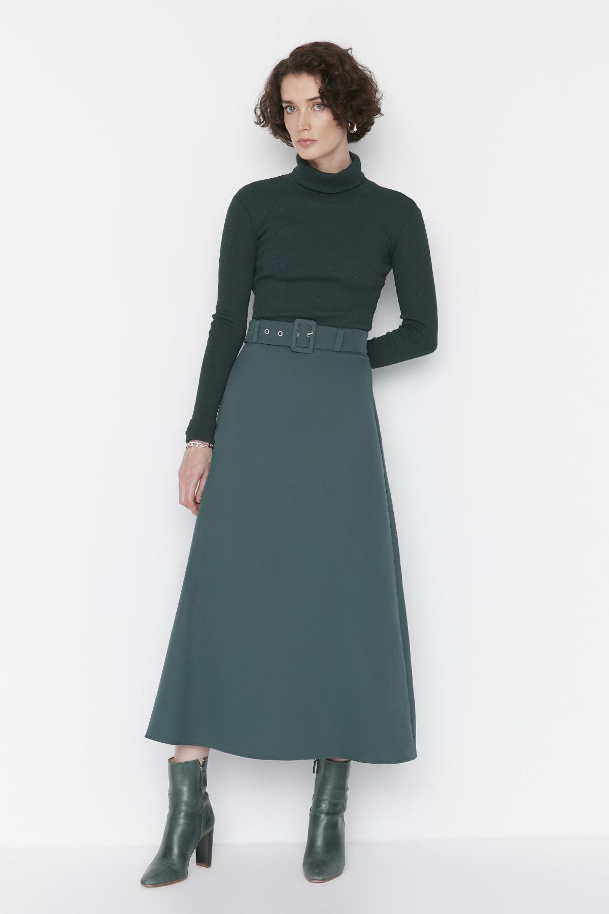 Зеленая трикотажная юбка с поясом и пуговицами TCTAW22EE0029.. 
Зеленая трикотажная юбка с поясом и пуговицами TCTAW22EE0029..