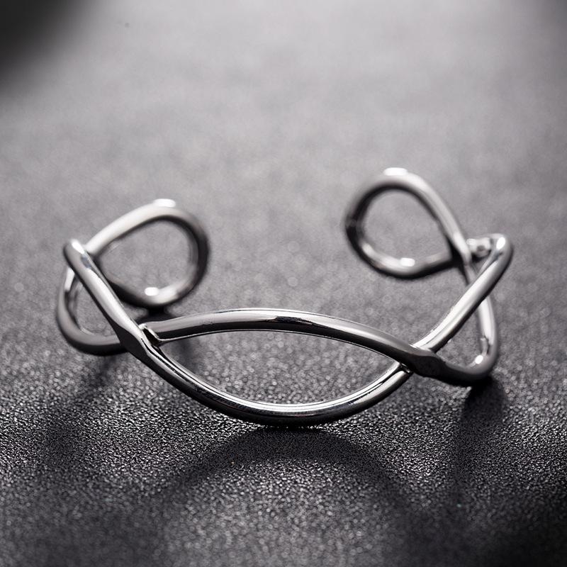 2025 European-American Retro Punk Geometric Copper Bangle Bracelet - Trendy Women s Metal Fashion Jewelry серебряный
2025 European-American Retro Punk Geometric Copper Bangle Bracelet - Trendy Women s Metal Fashion Jewelry серебряный
