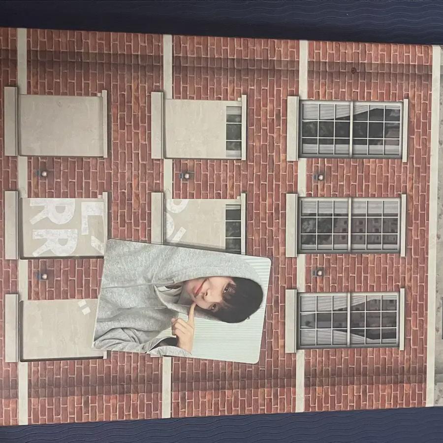 BOYNEXTDOOR Репродукция серого худи Poca Sales
BOYNEXTDOOR Репродукция серого худи Poca Sales