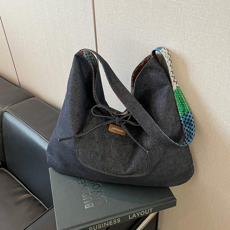 Premium sense large capacity tote bag 2025 new double-sided back retro shoulder armpit bag
Premium sense large capacity tote bag 2025 new double-sided back retro shoulder armpit bag