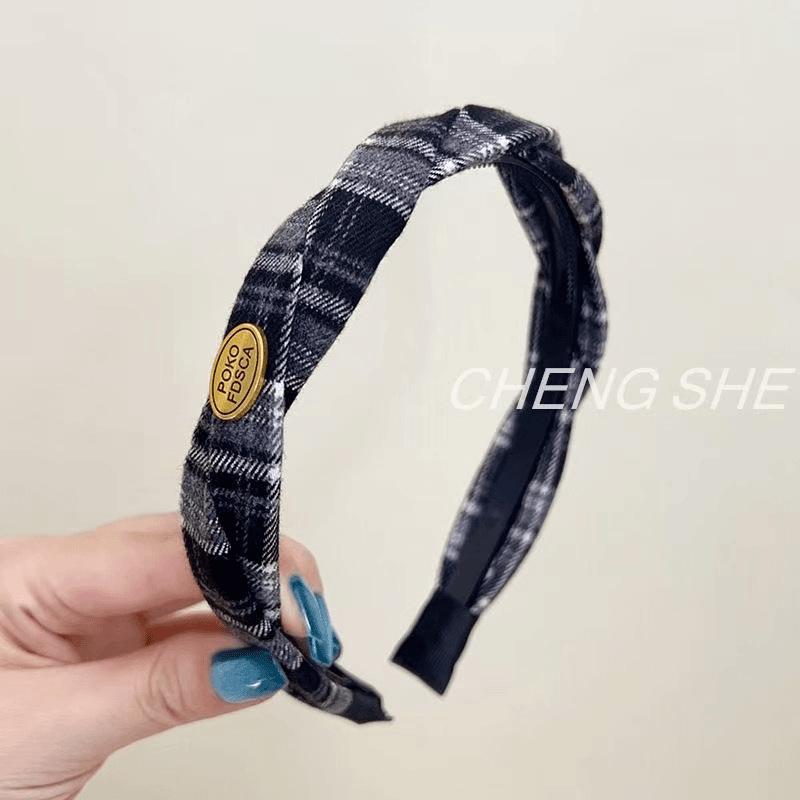 French Leopard Print Large Hair Claw Retro Elegant Shark Clip Suitable For Thick Hair Women Back Head Styling Hair Accessories
French Leopard Print Large Hair Claw Retro Elegant Shark Clip Suitable For Thick Hair Women Back Head Styling Hair Accessories