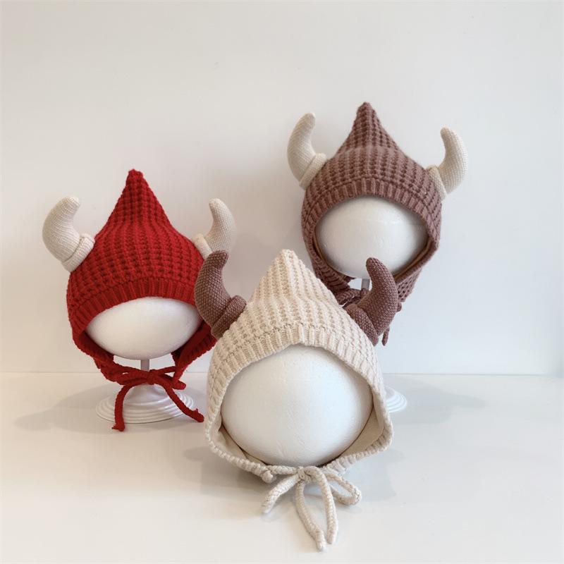 Korean version of baby hat autumn and winter funny super cute big horn lace-up ear protection hat men and women children pose knitted hat 48-50CM
Korean version of baby hat autumn and winter funny super cute big horn lace-up ear protection hat men and women children pose knitted hat 48-50CM