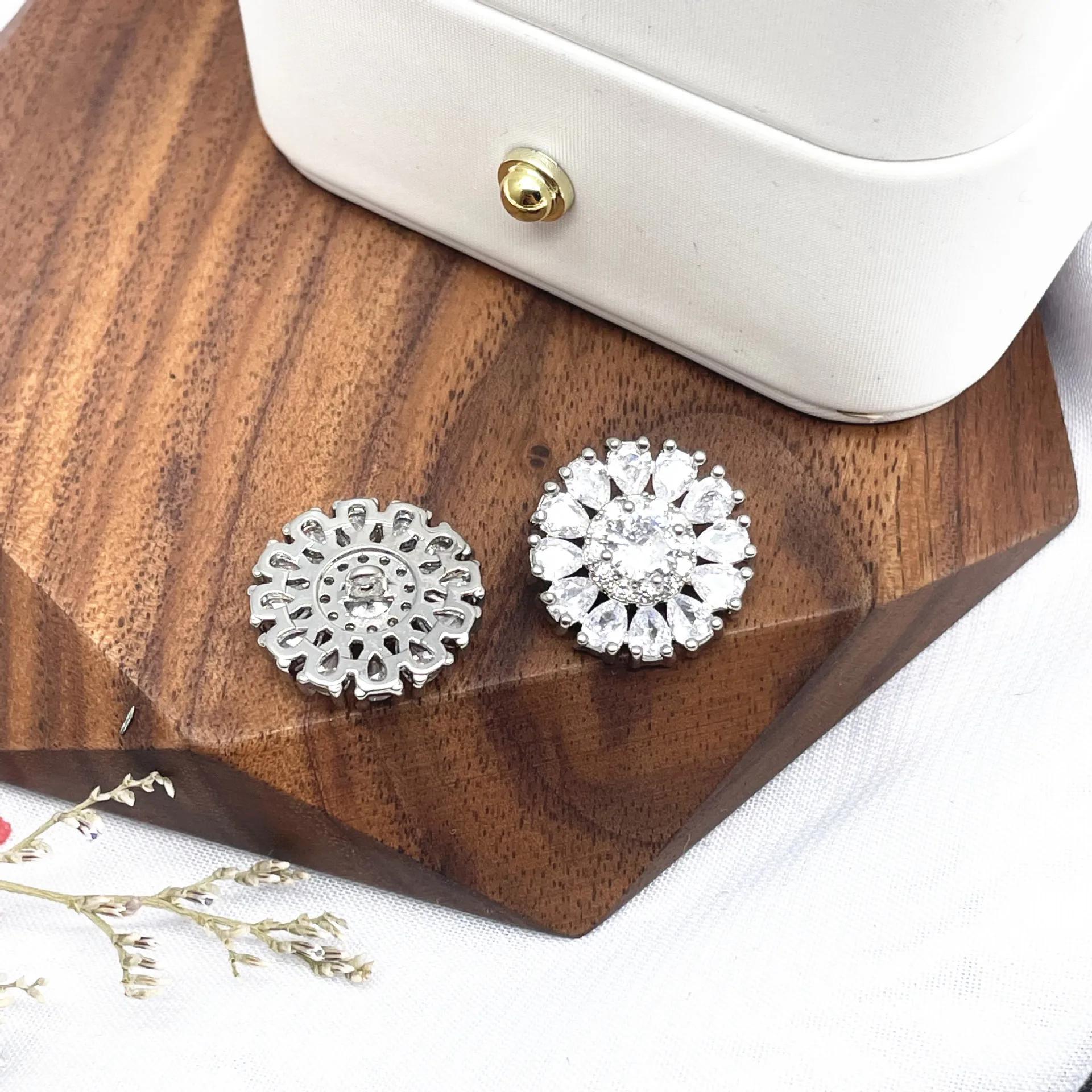 5pcs/lot round crystal star buttons Cubic zirconia button for clothes Decorative CZ sewing buttons for cashmere Knit cardigan 26L 16.0 MM срібний
5pcs/lot round crystal star buttons Cubic zirconia button for clothes Decorative CZ sewing buttons for cashmere Knit cardigan 26L 16.0 MM срібний