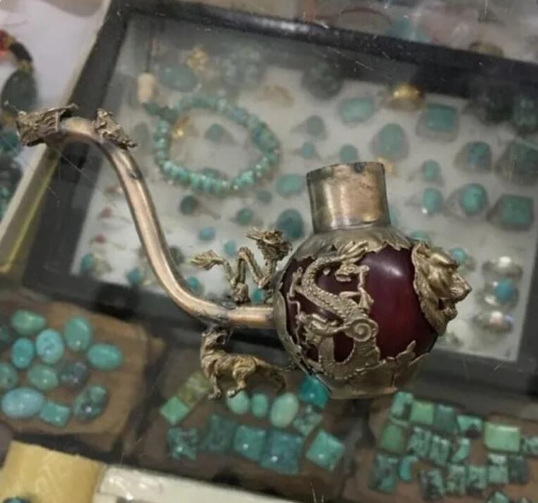 Китайский старый антиквариат, медная СТАТУЯ для курения ручной работы
Китайский старый антиквариат, медная СТАТУЯ для курения ручной работы