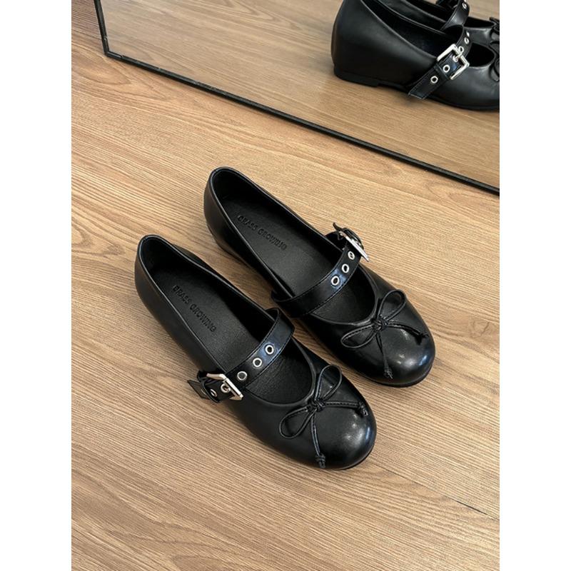 Leather retro bow inner height increase shallow mouth ballet single shoes women s one-word buckle belt Mary Jane shoes 35
Leather retro bow inner height increase shallow mouth ballet single shoes women s one-word buckle belt Mary Jane shoes 35
