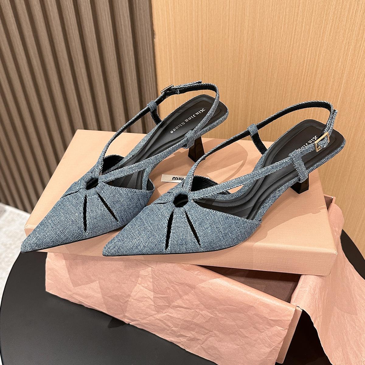 623-11 European and American pointed thin heel single shoes new sexy hollow high heel women s shoes banquet women s shoes wedding shoes 40 синий
623-11 European and American pointed thin heel single shoes new sexy hollow high heel women s shoes banquet women s shoes wedding shoes 40 синий