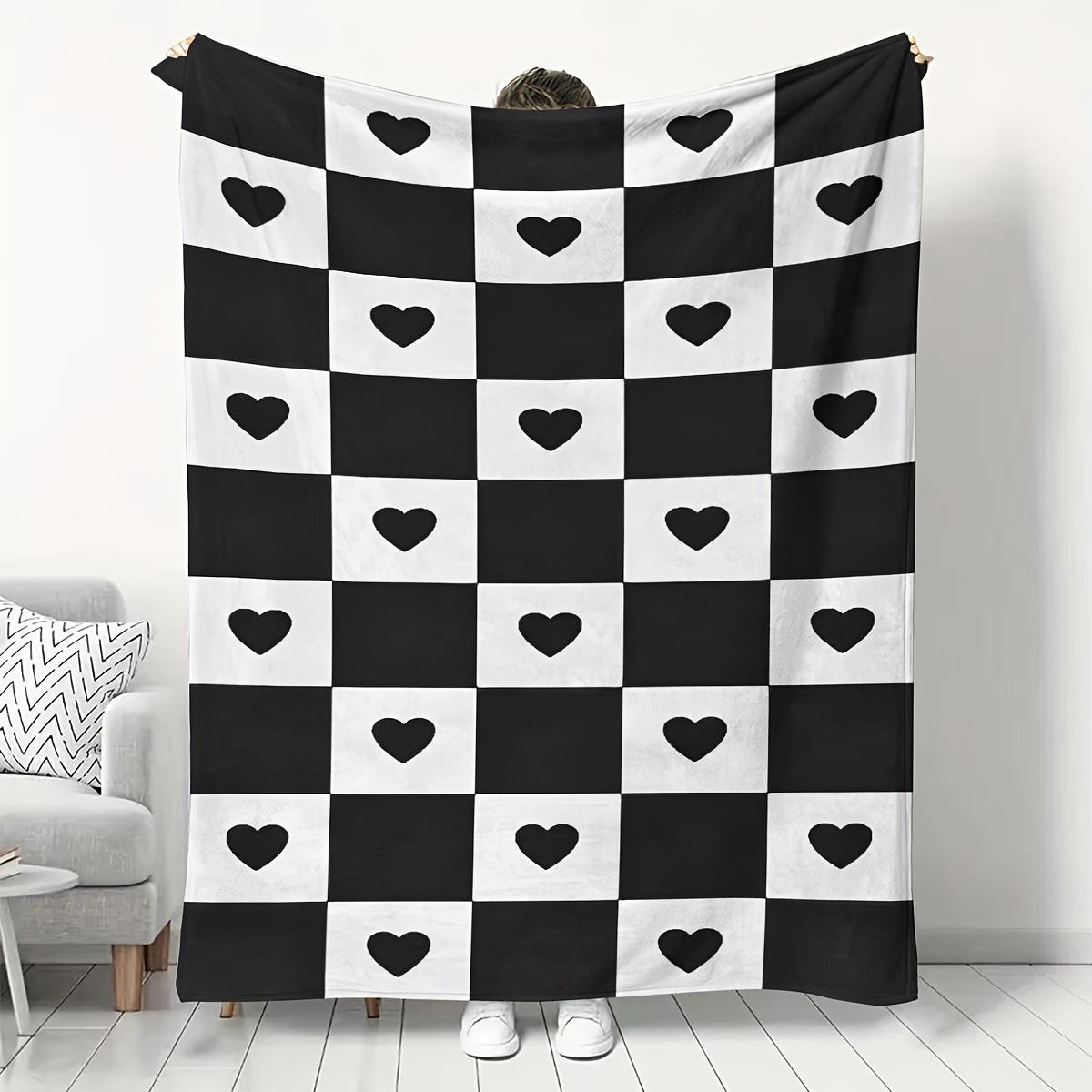 1pc Black and white checkered heart pattern blanket made of polyester machine washable suitable for home sofa or camping 75x100cm
1pc Black and white checkered heart pattern blanket made of polyester machine washable suitable for home sofa or camping 75x100cm