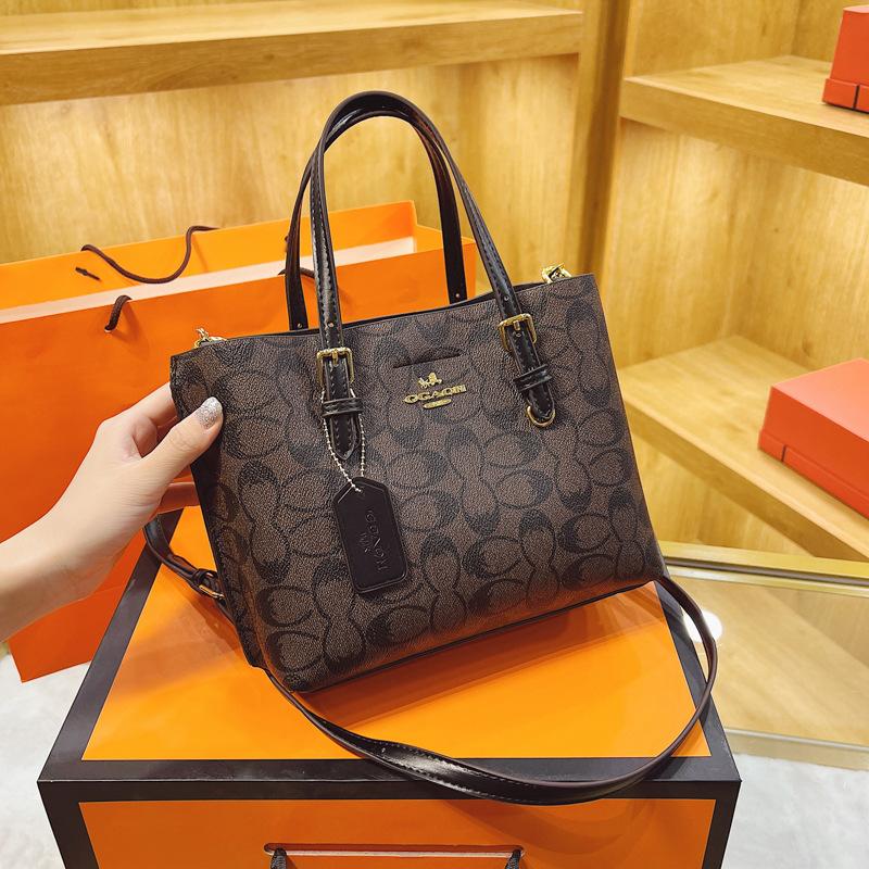 Летняя мода ретро сумка с принтом женская новая классическая сумка-тоут универсальная портативная сумка через плечо сумка через плечо 27cm*24cm*20cm*11cm чёрный
Летняя мода ретро сумка с принтом женская новая классическая сумка-тоут универсальная портативная сумка через плечо сумка через плечо 27cm*24cm*20cm*11cm чёрный