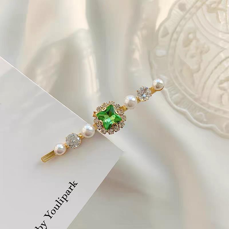 Ретро заколка для волос со стразами изумрудного цвета для женщин - Универсальная, элегантная заколка-одно слово для челки
Ретро заколка для волос со стразами изумрудного цвета для женщин - Универсальная, элегантная заколка-одно слово для челки