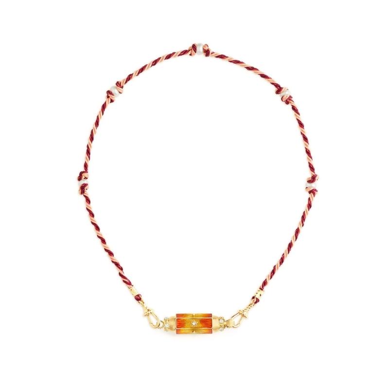 Delicate Gold Tarot Card Pattern Pendant Necklace For Men And Women Lucky Rainbow Pendant With Braided Rope Chain
Delicate Gold Tarot Card Pattern Pendant Necklace For Men And Women Lucky Rainbow Pendant With Braided Rope Chain