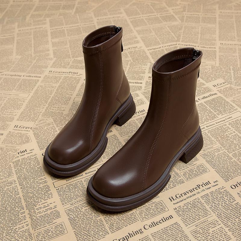 Soft leather boots women s autumn and winter 2025 new short boots women s French thick heel small ankle boots nice super fire thin boots 40
Soft leather boots women s autumn and winter 2025 new short boots women s French thick heel small ankle boots nice super fire thin boots 40