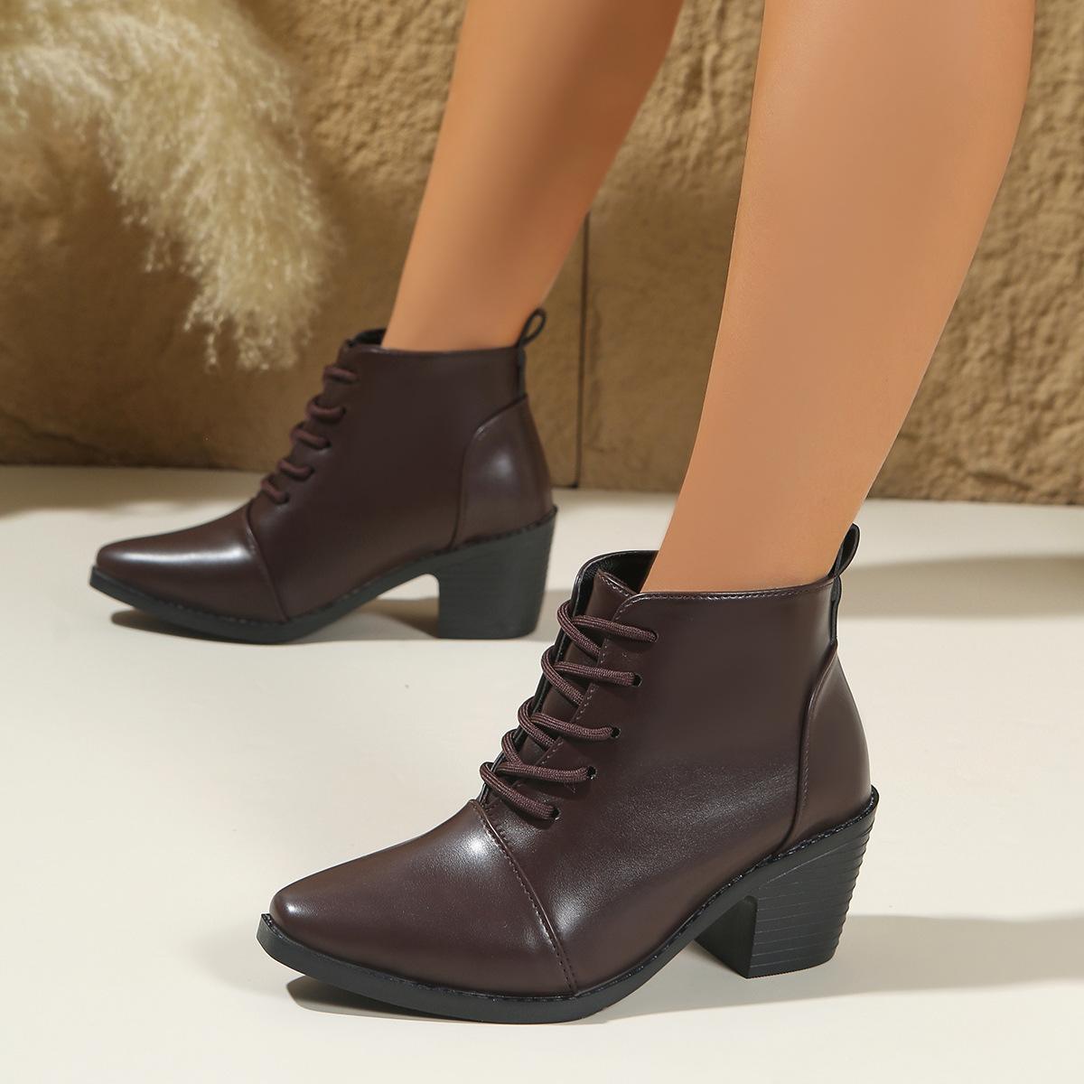 British lace-up medium heel short boots winter new thick heel large size pointed Martin boots 36 коричневый
British lace-up medium heel short boots winter new thick heel large size pointed Martin boots 36 коричневый