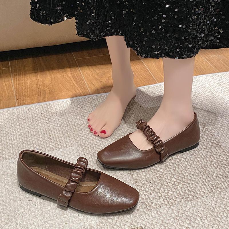 Retro grandma shoes 2025 spring new French temperament evening breeze fairy gentle soft leather flat Mary Jane single shoes 35 чёрный
Retro grandma shoes 2025 spring new French temperament evening breeze fairy gentle soft leather flat Mary Jane single shoes 35 чёрный