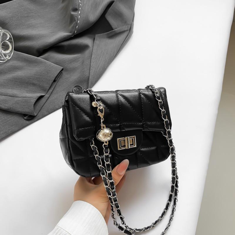 Trendy Summer 2024 Simple Chain Shoulder Bag Fashion Street Style Small Square Bag Versatile Pu Leather чёрный
Trendy Summer 2024 Simple Chain Shoulder Bag Fashion Street Style Small Square Bag Versatile Pu Leather чёрный