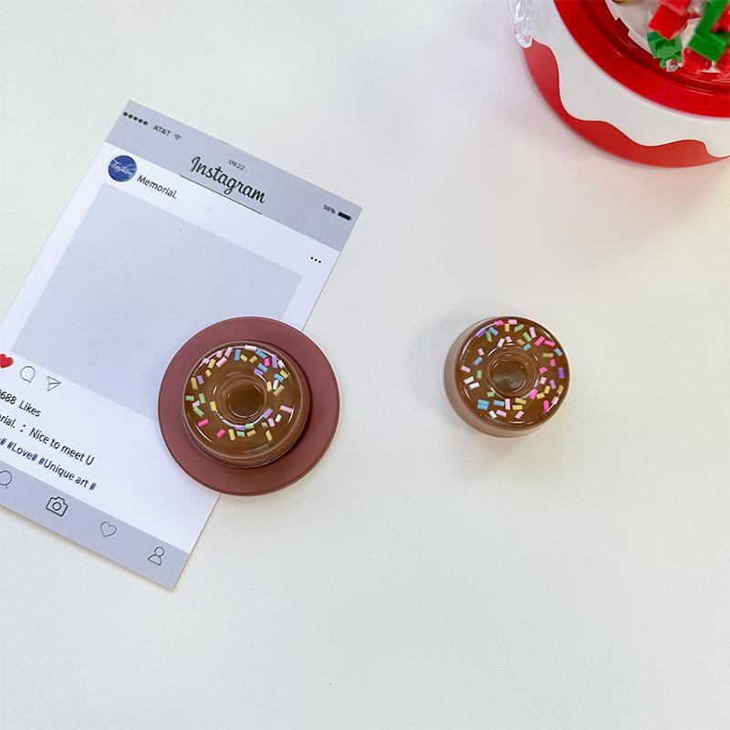 Three-Dimensional Color Donut Mobile Phone Airbag Bracket Magnetic Attraction Suitable For Magsafe Paste Ring Little Fresh Girl transparent stand
Three-Dimensional Color Donut Mobile Phone Airbag Bracket Magnetic Attraction Suitable For Magsafe Paste Ring Little Fresh Girl transparent stand