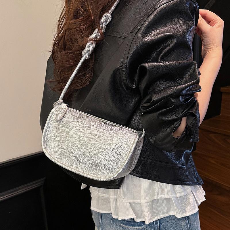 High sense women s small bag women new fashion simple small bag versatile saddle bag красный
High sense women s small bag women new fashion simple small bag versatile saddle bag красный