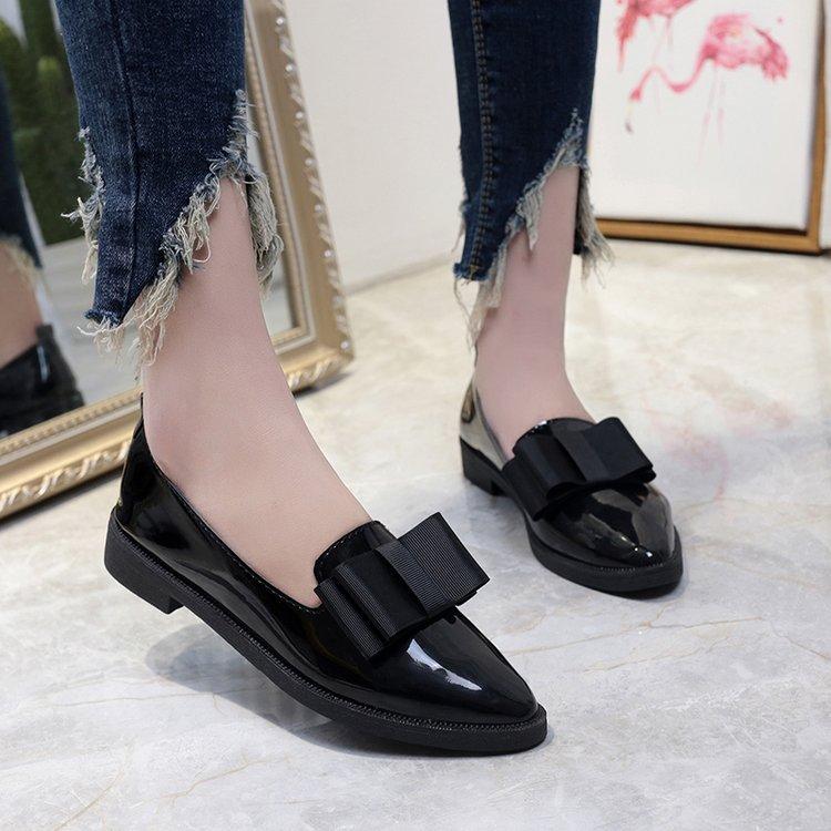 British patent leather small leather shoes women s spring flat bottom pointed single shoes black bow low heel work shoes 35
British patent leather small leather shoes women s spring flat bottom pointed single shoes black bow low heel work shoes 35