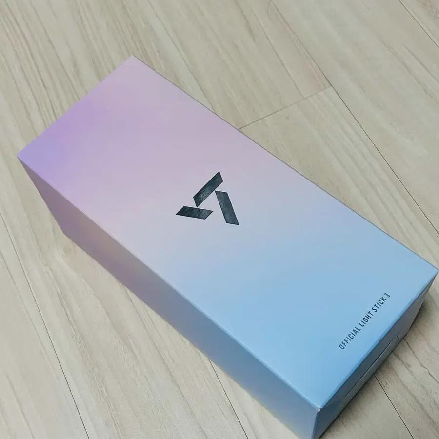 Seventeen Карат Бонг Нёрат Бонг
Seventeen Карат Бонг Нёрат Бонг