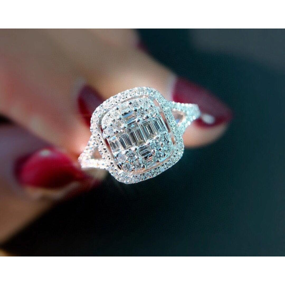 Кольцо с квадратным T-образным вырезом и бриллиантами для женской группы, полное бриллиантов, чтобы показать большое кольцо с бриллиантом в виде сахара No. 10
Кольцо с квадратным T-образным вырезом и бриллиантами для женской группы, полное бриллиантов, чтобы показать большое кольцо с бриллиантом в виде сахара No. 10