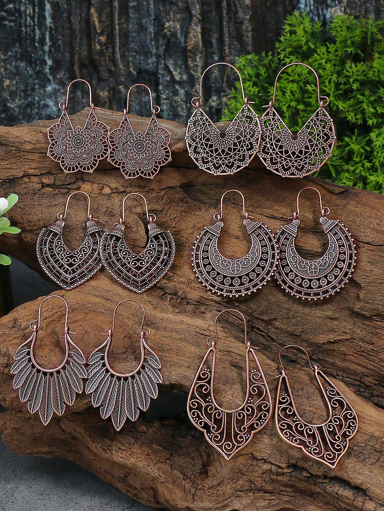 Винтажные бронзовые женские серьги-подвески, богемные геометрические резные серьги, женские этнические циркониевые
Винтажные бронзовые женские серьги-подвески, богемные геометрические резные серьги, женские этнические циркониевые