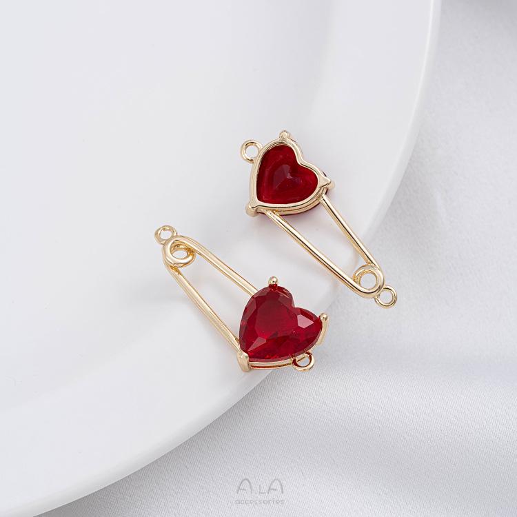 Брошь-подвеска в виде сердца из золота 14 карат с кристаллами циркония
Брошь-подвеска в виде сердца из золота 14 карат с кристаллами циркония