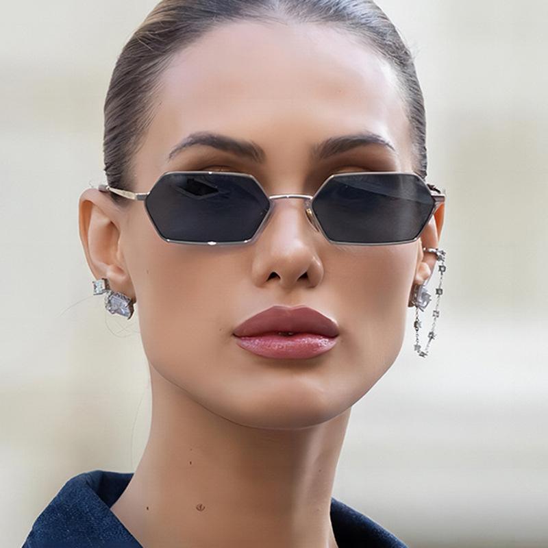 Polygon Sunglasses Retro Metal Sunglasses Babes Fashion Sunglasses Personality As shown in the picture
Polygon Sunglasses Retro Metal Sunglasses Babes Fashion Sunglasses Personality As shown in the picture