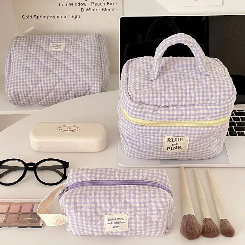 INS Berry Plaid Makeup Bag: 2024 New Portable, Large Capacity Student Cosmetic & Toiletry Storage Bag
INS Berry Plaid Makeup Bag: 2024 New Portable, Large Capacity Student Cosmetic & Toiletry Storage Bag