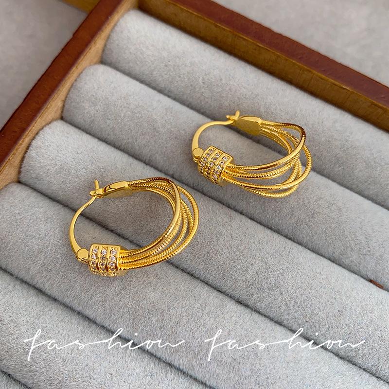 Real gold electroplated multi-layer zircon ear buckle European and American fashion personality temperament earrings niche cold wind new earrings
Real gold electroplated multi-layer zircon ear buckle European and American fashion personality temperament earrings niche cold wind new earrings
