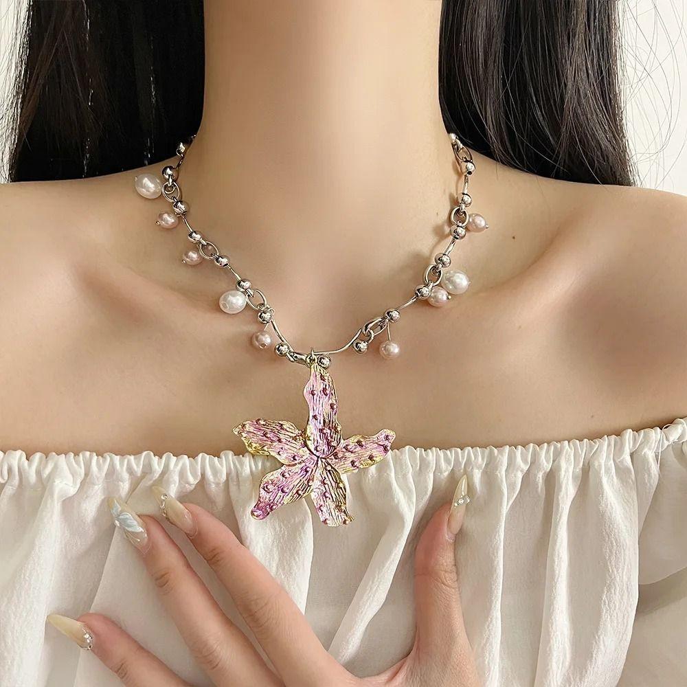 Imitation Pearl Pearls Necklace Exaggerate Clavicle Chain Jewelry Accessories Necklace
Imitation Pearl Pearls Necklace Exaggerate Clavicle Chain Jewelry Accessories Necklace