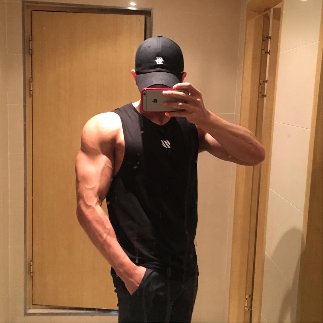 Мужская быстросохнущая дышащая майка-борцовка для фитнеса, баскетбола и бега XXL
Мужская быстросохнущая дышащая майка-борцовка для фитнеса, баскетбола и бега XXL