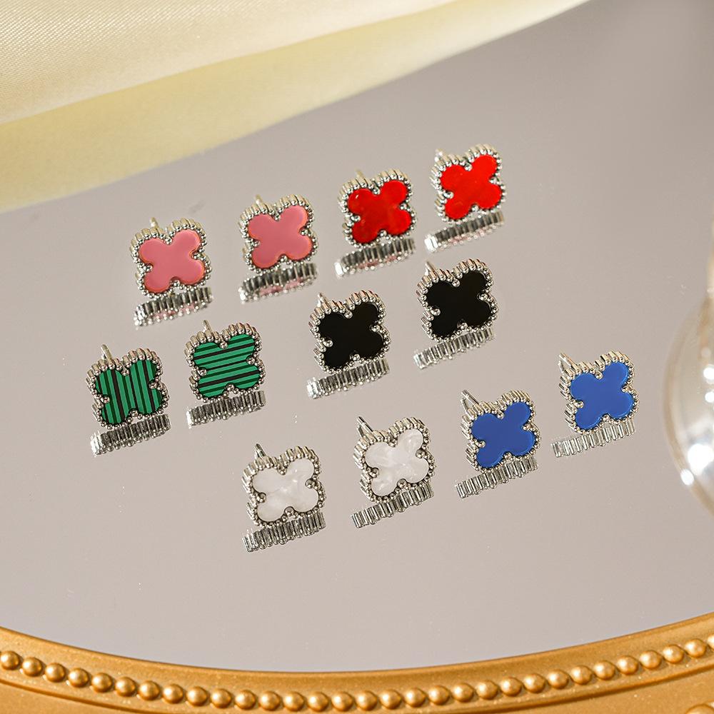 Titanium Steel Earrings Four-leaf Clover Earrings Female Light Luxury Minimalist Earrings Small Niche Titanium Steel Earrings
Titanium Steel Earrings Four-leaf Clover Earrings Female Light Luxury Minimalist Earrings Small Niche Titanium Steel Earrings