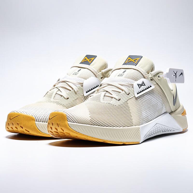 Nike Men s METCON 10 Training Shoes 40.5
Nike Men s METCON 10 Training Shoes 40.5