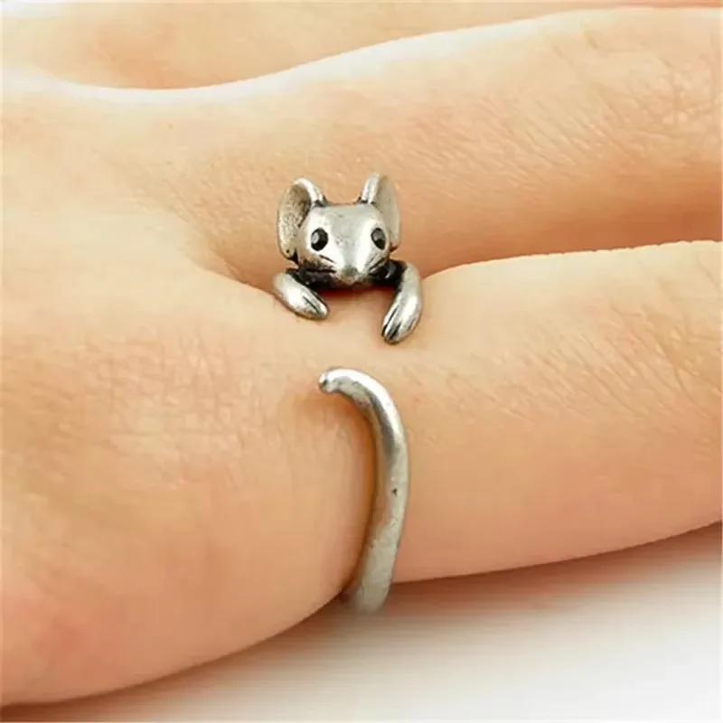 Cute Mouse Shape Open Ring for Women Antique Color Modern Fashion Girls Finger Accessories Hip Hop Party Jewelry resizable
Cute Mouse Shape Open Ring for Women Antique Color Modern Fashion Girls Finger Accessories Hip Hop Party Jewelry resizable