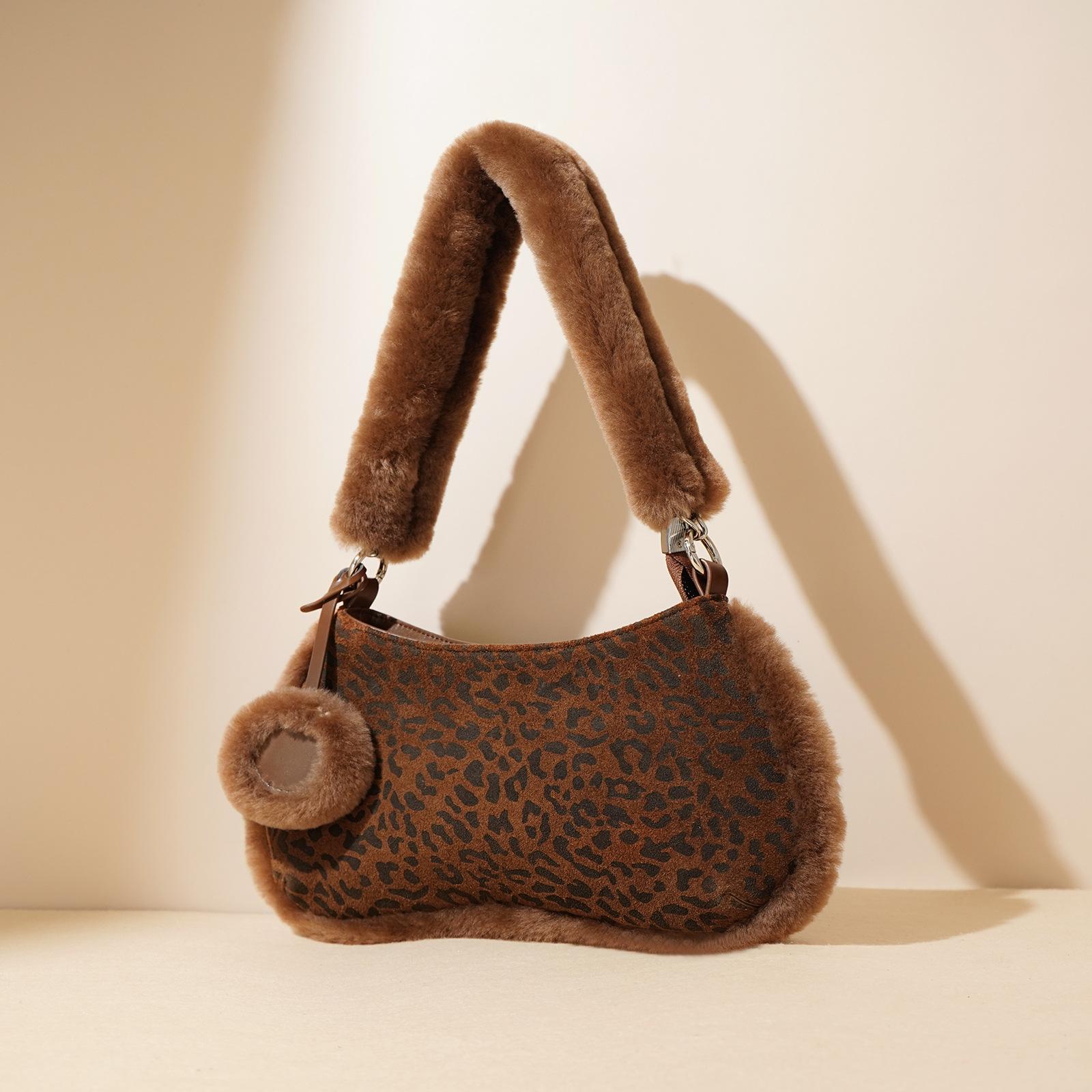 Leopard Print Women s Bag New Fashion Messenger Small Women s Bag Commuter Leather Shoulder Armpit Bag
Leopard Print Women s Bag New Fashion Messenger Small Women s Bag Commuter Leather Shoulder Armpit Bag