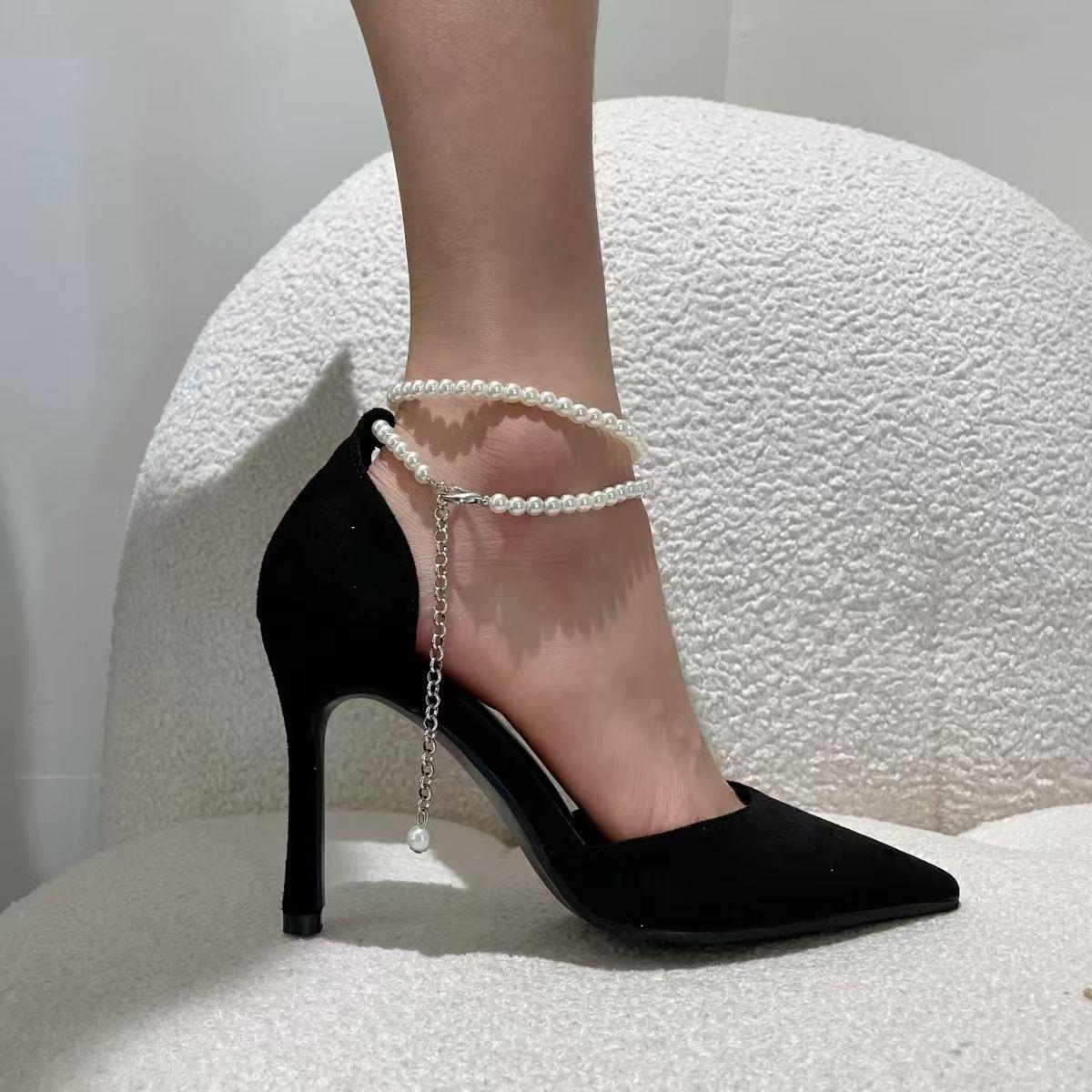 Medium heel single shoes 2025 new French black high heels female thick heel fairy style spring and autumn design sense niche temperament 34
Medium heel single shoes 2025 new French black high heels female thick heel fairy style spring and autumn design sense niche temperament 34