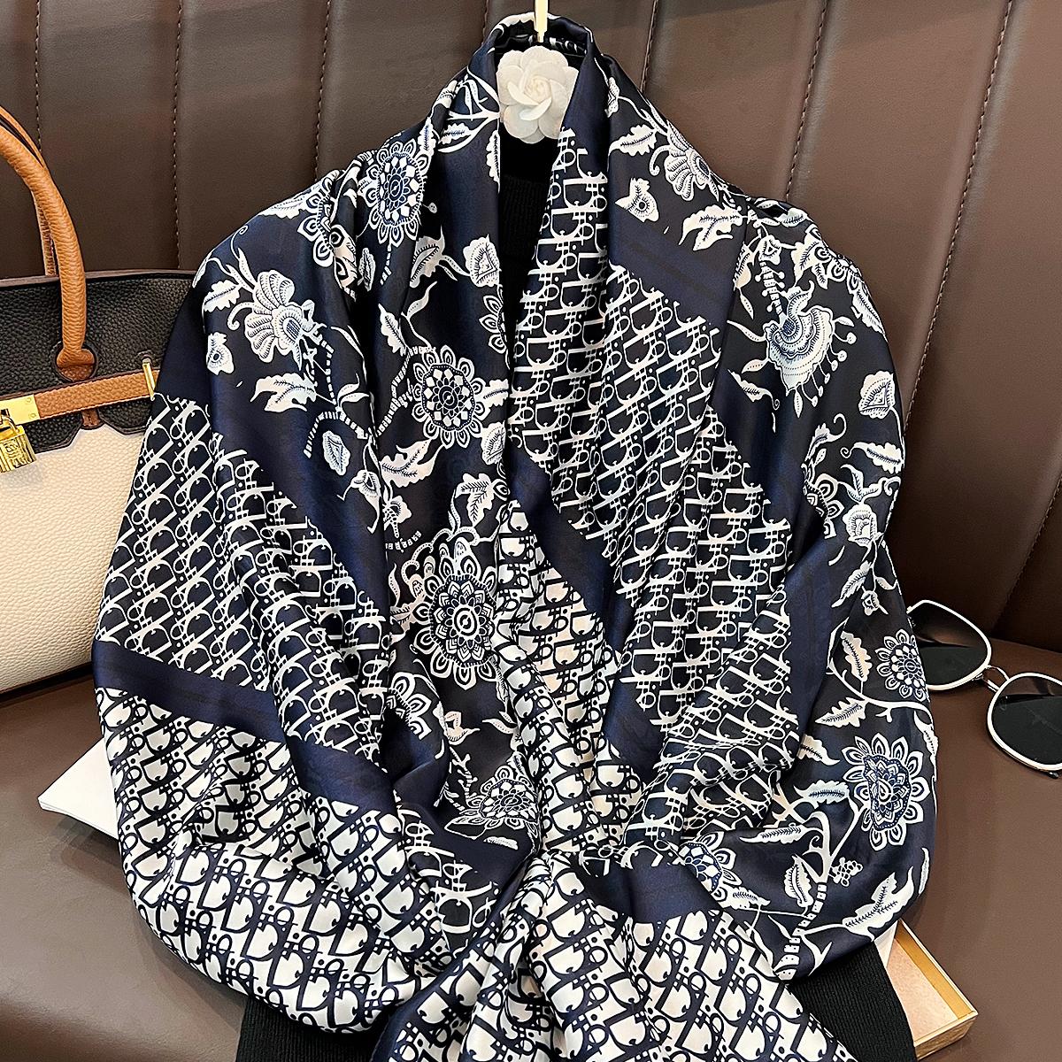 Summer new beautiful brocade long silk scarf spring and autumn Korean version fashion outer shawl office air-conditioned room to keep warm 180cm
Summer new beautiful brocade long silk scarf spring and autumn Korean version fashion outer shawl office air-conditioned room to keep warm 180cm