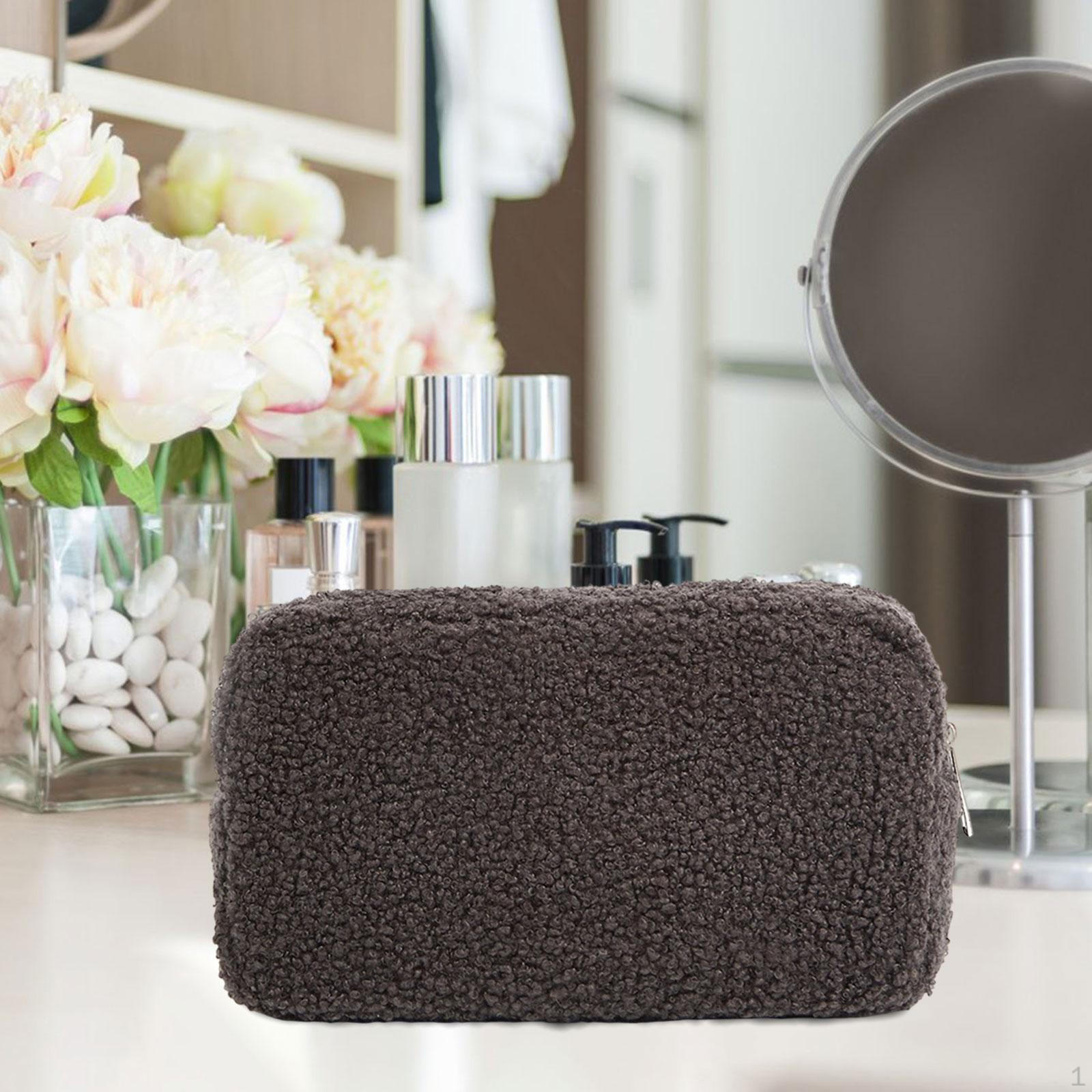 Cosmetic Bag Makeup Organizer Case Plush Fabric Large Capacity Portable with Zipper Storage Pouch серый
Cosmetic Bag Makeup Organizer Case Plush Fabric Large Capacity Portable with Zipper Storage Pouch серый
