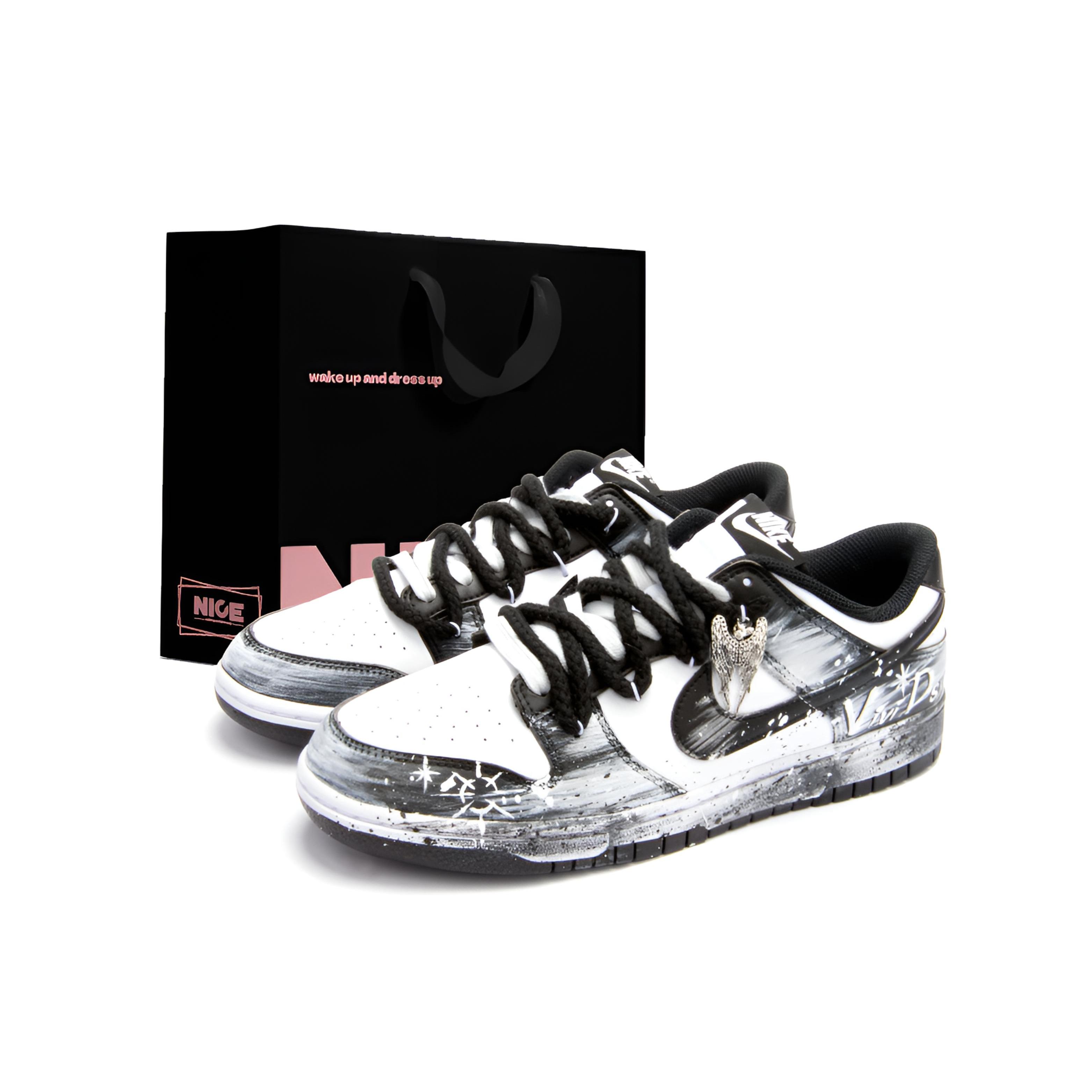 Nike Dunk Abrasion Resistant Low top Skateboard Shoes Unisex Black White DD1391-100(Team1326-SBOX) 35.5
Nike Dunk Abrasion Resistant Low top Skateboard Shoes Unisex Black White DD1391-100(Team1326-SBOX) 35.5