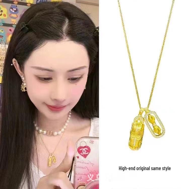 Wei Xue Ancient Gold Zircon Pixiu Pendant Necklace with Thick Versatile Choker Chain золотой
Wei Xue Ancient Gold Zircon Pixiu Pendant Necklace with Thick Versatile Choker Chain золотой