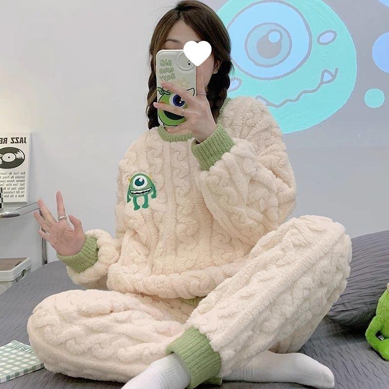 Winter fleece thickened coral fleece pajamas women s autumn and winter new cute two-piece set can be worn outside in stock M recommended 35-45kg
Winter fleece thickened coral fleece pajamas women s autumn and winter new cute two-piece set can be worn outside in stock M recommended 35-45kg