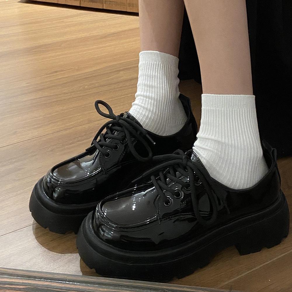 Ретро платформа универсальные шнурованные маленькие кожаные туфли женские весенние новые юбка 40
Ретро платформа универсальные шнурованные маленькие кожаные туфли женские весенние новые юбка 40