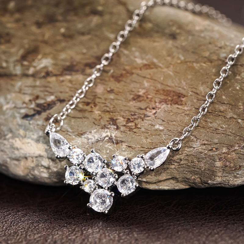 CAOSHI Geometric Wedding Party Pendant Necklace for Women Versatile Cubic Zirconia Neck Accessories Elegant Daily Wear Jewelry 42cm 5cm
CAOSHI Geometric Wedding Party Pendant Necklace for Women Versatile Cubic Zirconia Neck Accessories Elegant Daily Wear Jewelry 42cm 5cm